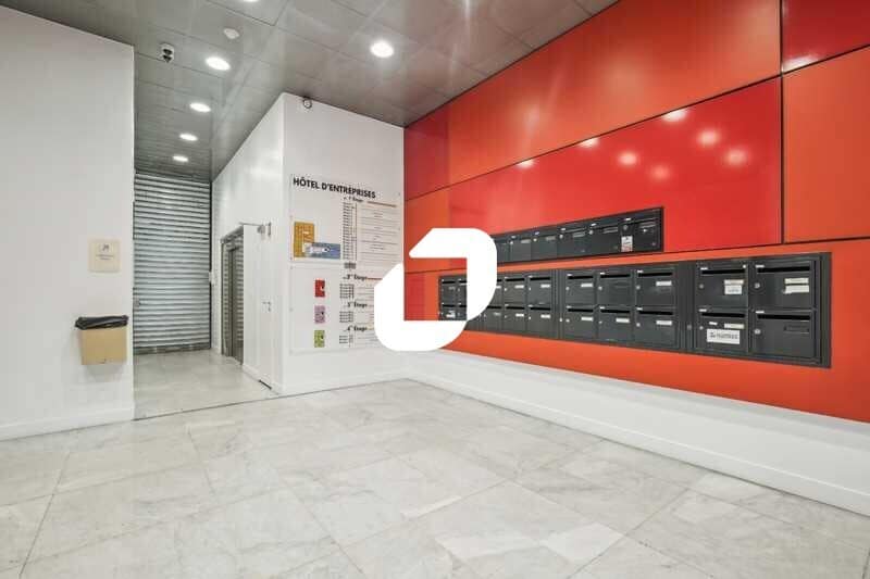 Office in Sarcelles to rent - Lobby - Image 2 of 14