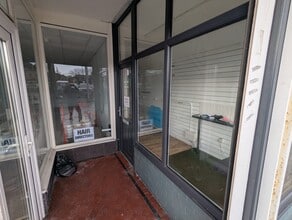 215-215A Oxford St, Swansea to rent Interior Photo- Image 2 of 3