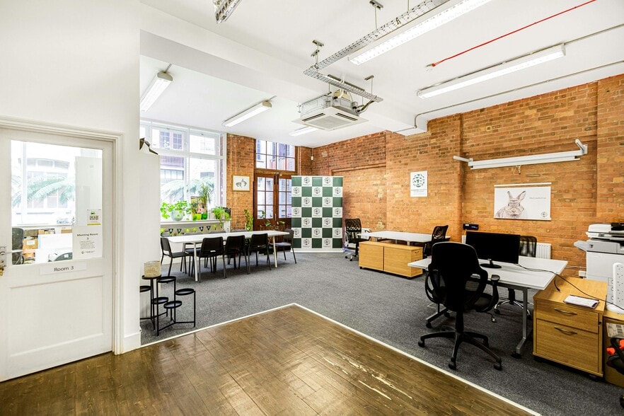 1-9 Underwood St, London to rent - Interior Photo - Image 3 of 8