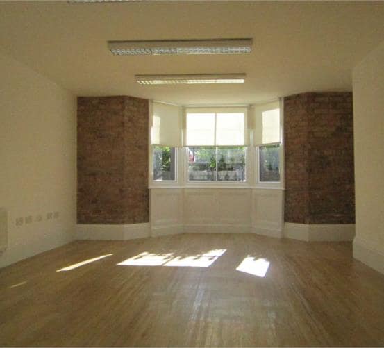 43 Victoria Rd, Darlington to rent - Interior Photo - Image 2 of 3