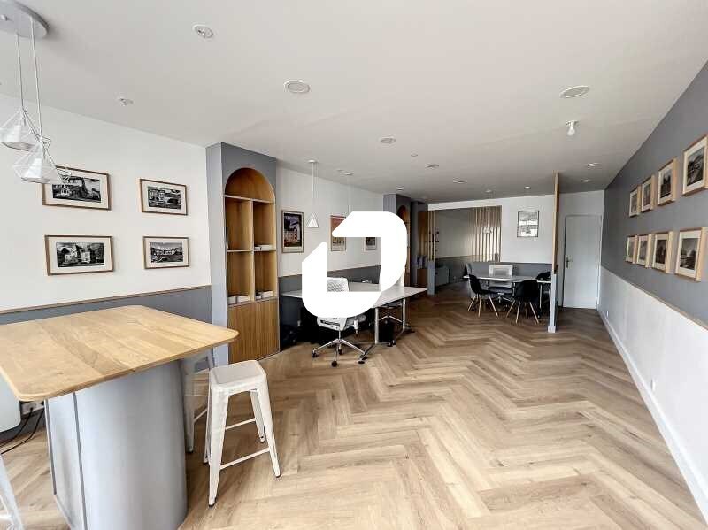 Office in Pontoise for sale Interior Photo- Image 1 of 7