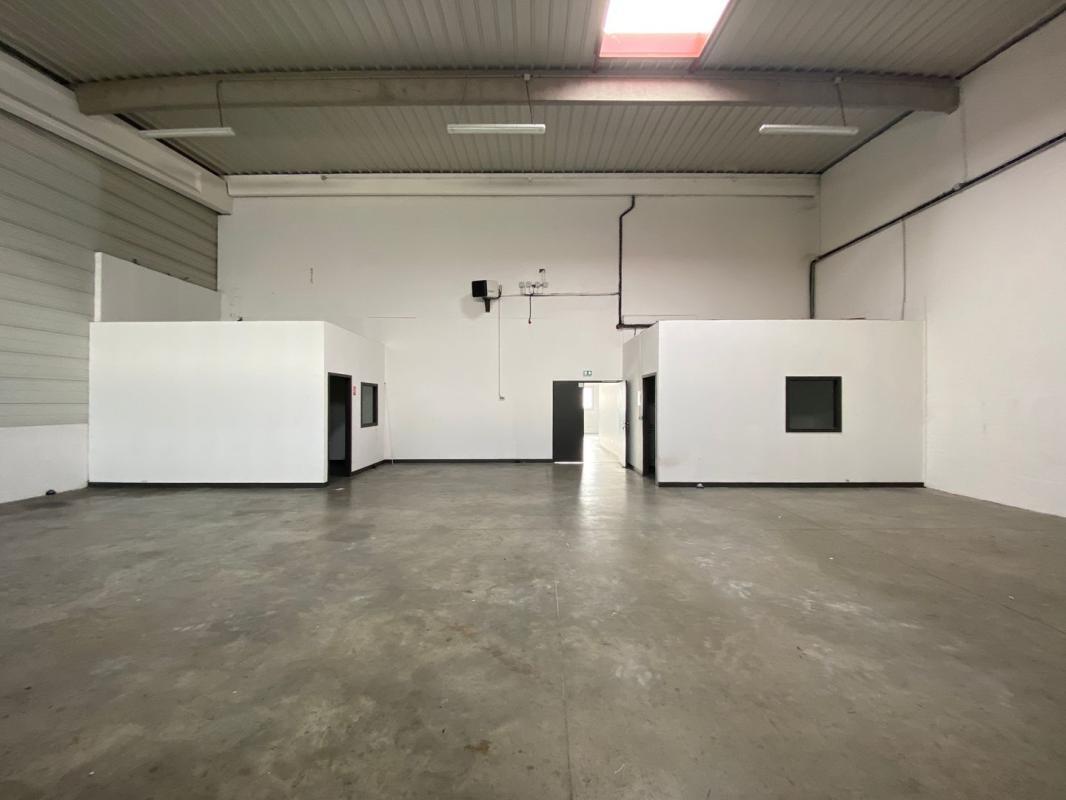 Industrial in Vitry-sur-Seine to rent Interior Photo- Image 1 of 9