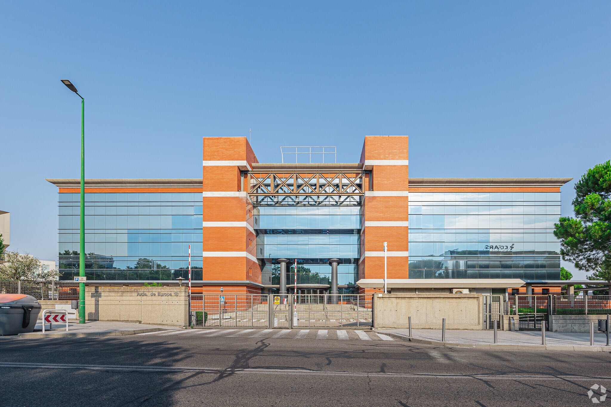 Office in Alcobendas, Madrid to rent Primary Photo- Image 1 of 4