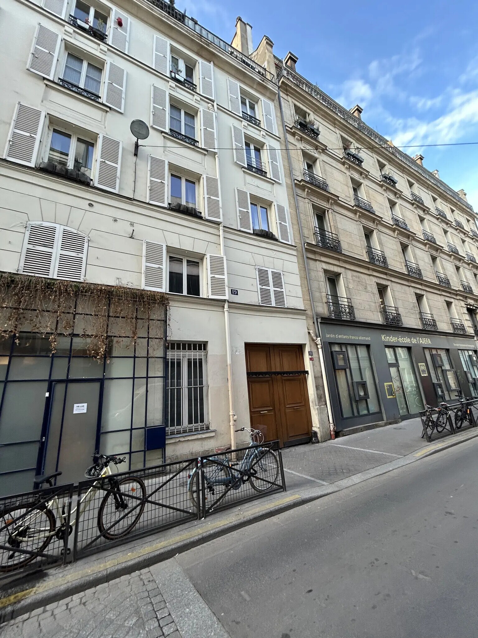 Retail in Paris to rent Building Photo- Image 1 of 6