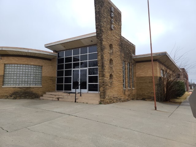 120 S Echo St, Holdenville, OK for sale - Primary Photo - Image 1 of 38