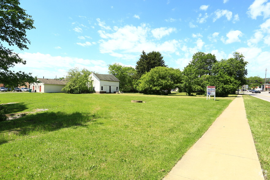 229 Center St, Chardon, OH for rent - Building Photo - Image 2 of 8