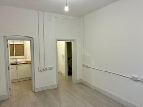 28 Vittoria St, Birmingham to rent Interior Photo- Image 2 of 2