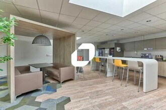 Office in Évry-Courcouronnes to rent Interior Photo- Image 2 of 7