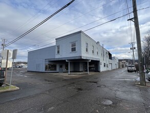 145 1st Dr NE, New Philadelphia, OH for rent Building Photo- Image 1 of 29