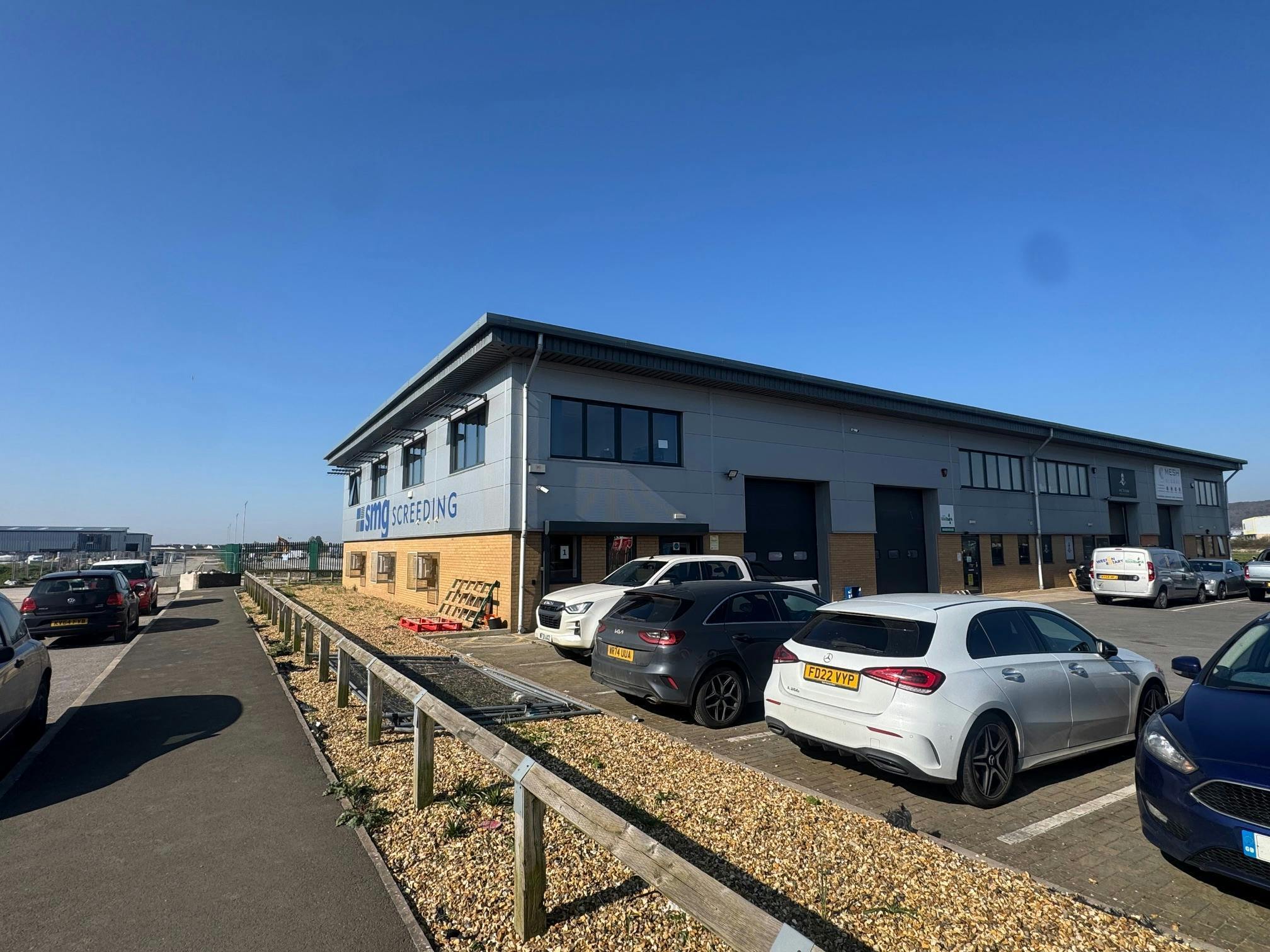 12 Beaufighter, Weston Super Mare to rent Building Photo- Image 1 of 7