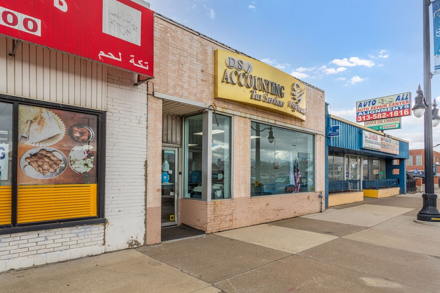 13646 W Warren Ave, Dearborn 48126 UK