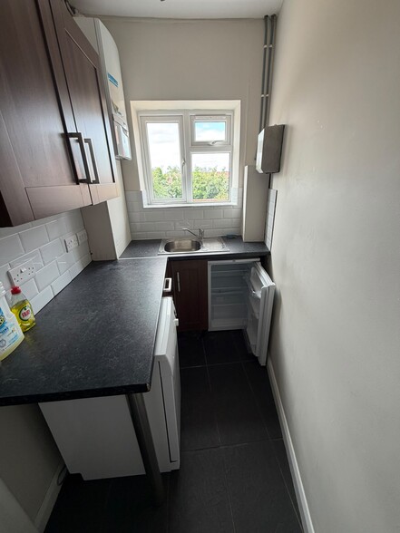 48-50 High St, Beckenham to rent - Building Photo - Image 3 of 3