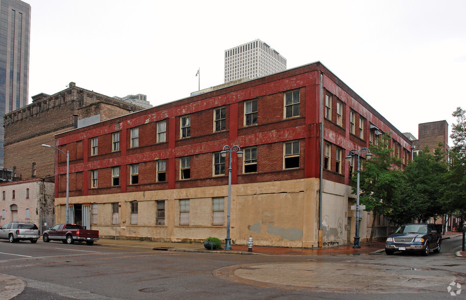 951 Lafayette St, New Orleans, LA for rent - Building Photo - Image 2 of 4