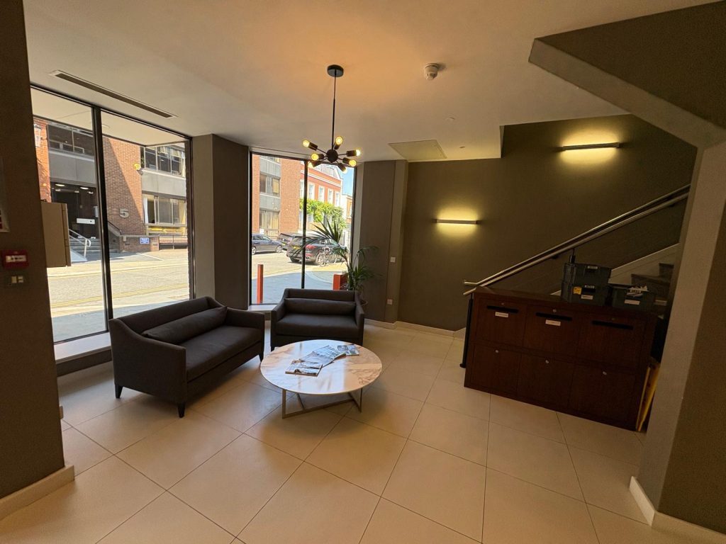 2 Jubilee Pl, London to rent Interior Photo- Image 1 of 1