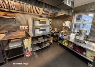 15 Plashet Grv, London to rent Interior Photo- Image 2 of 4