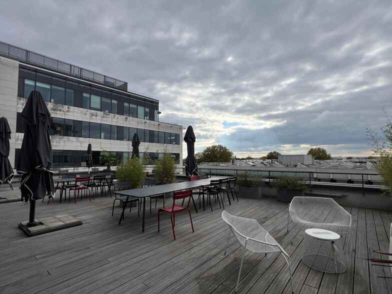 Office in Rungis to rent - Building Photo - Image 3 of 13