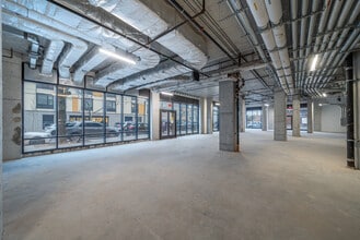 1725 Village Ln, Far Rockaway, NY to rent Interior Photo- Image 2 of 4