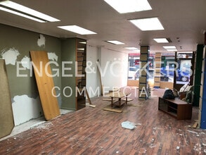 Retail in Madrid, Madrid to rent Interior Photo- Image 2 of 5