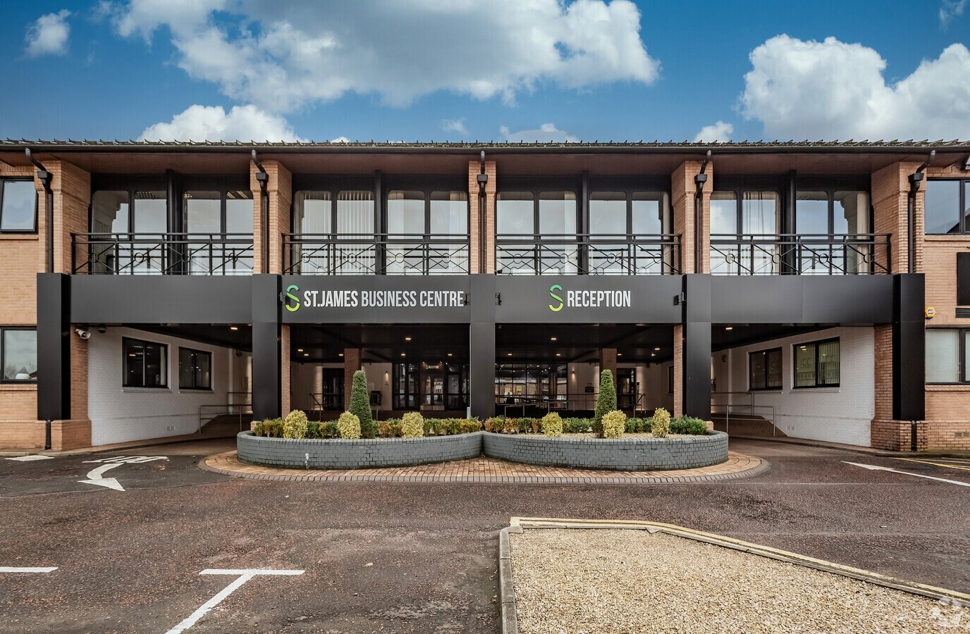 Wilderspool Causeway, Warrington WA4 6PS UK