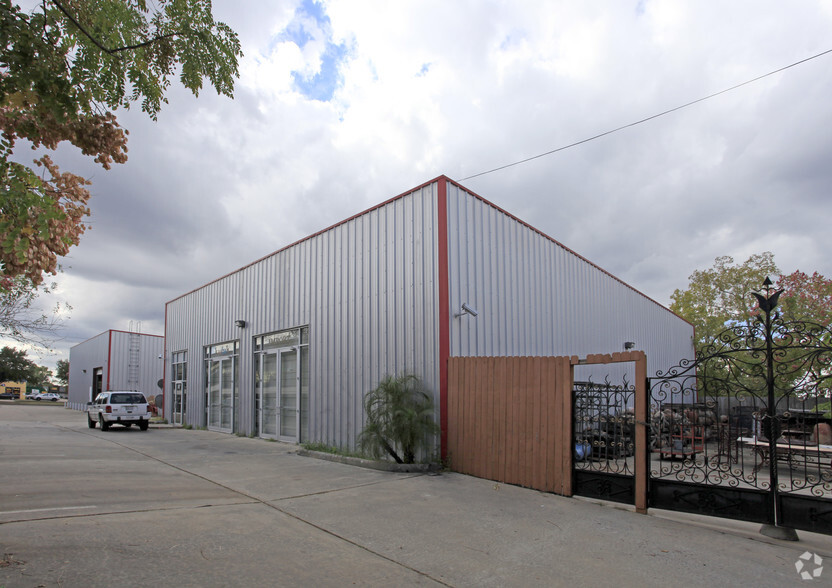 6242 Richmond Ave, Houston, TX for sale - Building Photo - Image 2 of 8