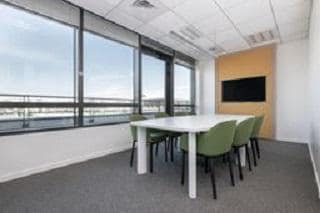 5 Rue Charles De Gaulle, Alfortville to rent - Interior Photo - Image 2 of 9