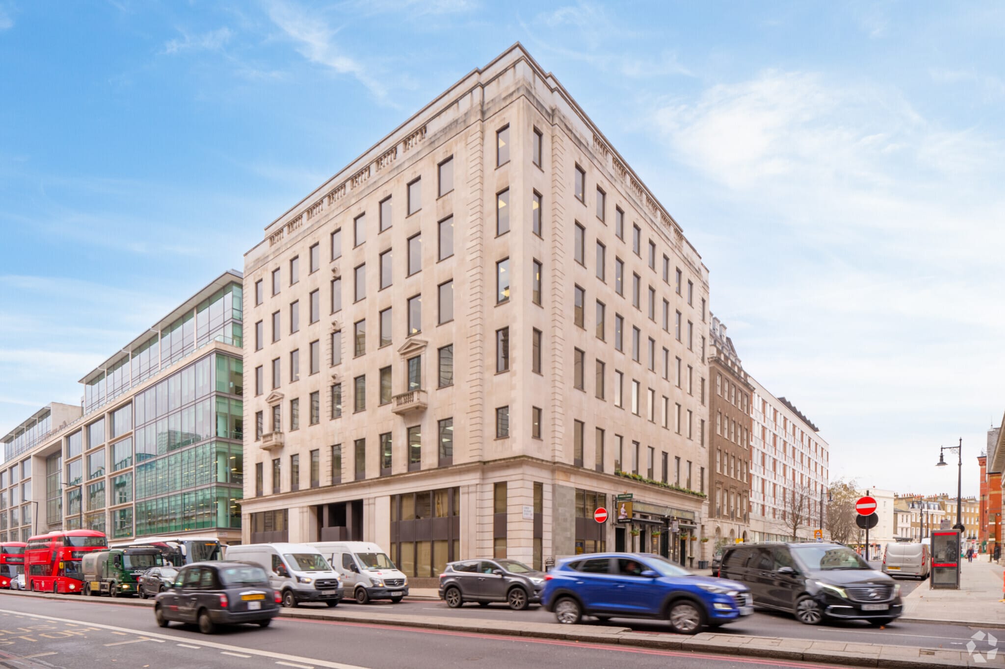 60 Buckingham Palace Rd, London to rent Primary Photo- Image 1 of 8