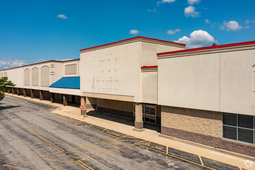 4200-4260 Lincoln Hwy, Matteson, IL for sale - Primary Photo - Image 1 of 1