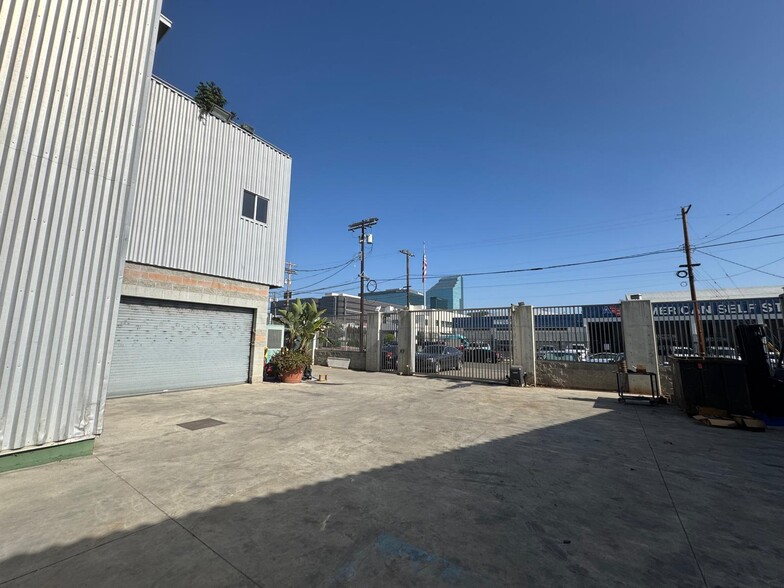 2305 Federal Ave, Los Angeles, CA for rent - Building Photo - Image 3 of 14