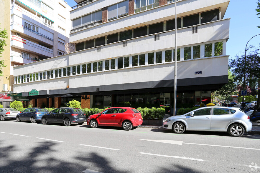 Calle del Doctor Fleming, 51, Madrid, Madrid for rent - Building Photo - Image 3 of 3