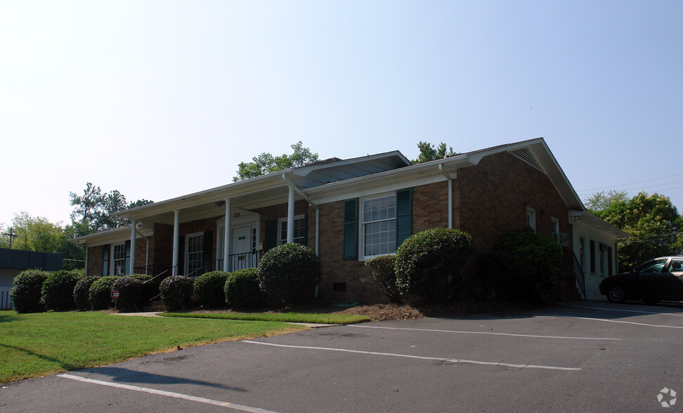 211 Main St, Pineville, NC for sale - Building Photo - Image 2 of 10