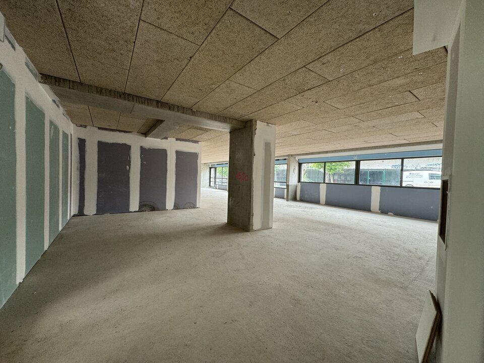 Light Industrial in Pomponne to rent Interior Photo- Image 1 of 8