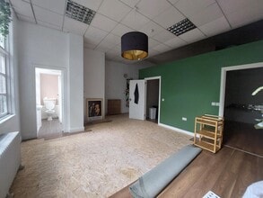2 Biggar Rd, Edinburgh to rent Interior Photo- Image 1 of 3