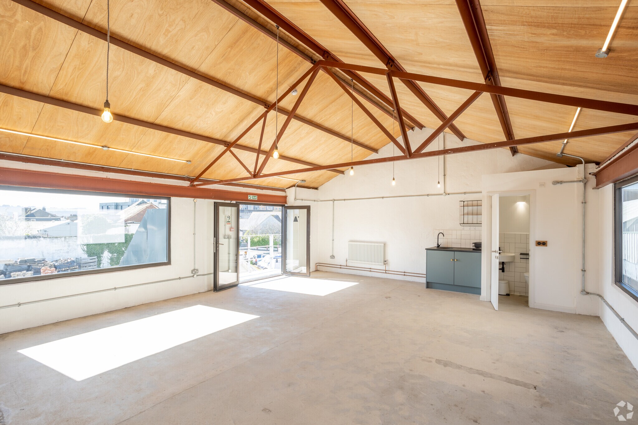 1 Candlewick Ln, Plymouth to rent Interior Photo- Image 1 of 3