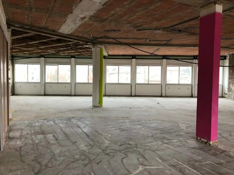 Office in Villefranche-sur-Saône to rent - Interior Photo - Image 3 of 4