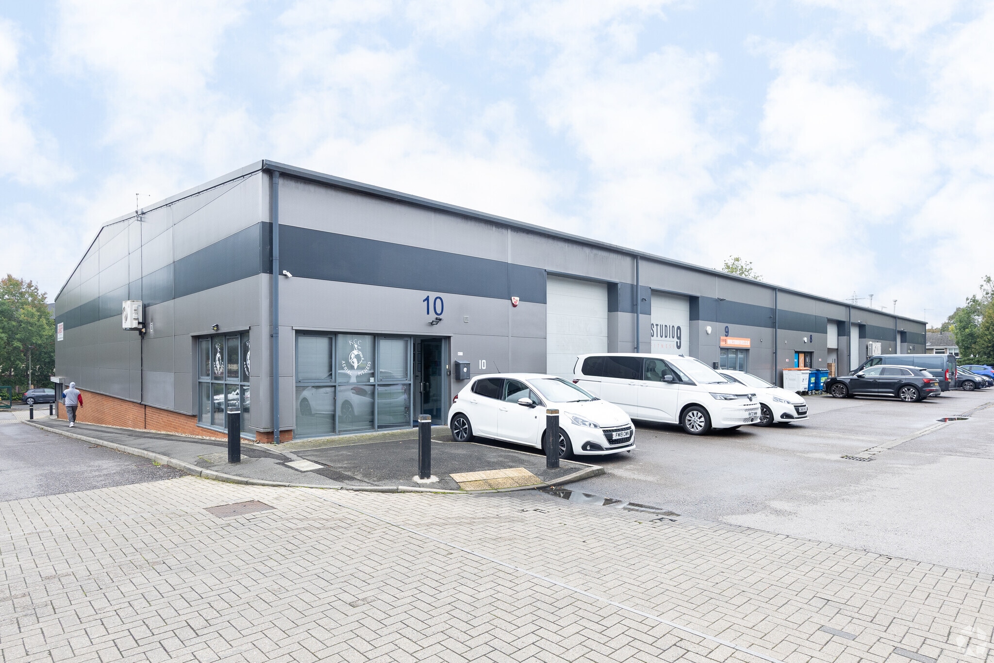 Fishponds Rd, Wokingham to rent Building Photo- Image 1 of 17