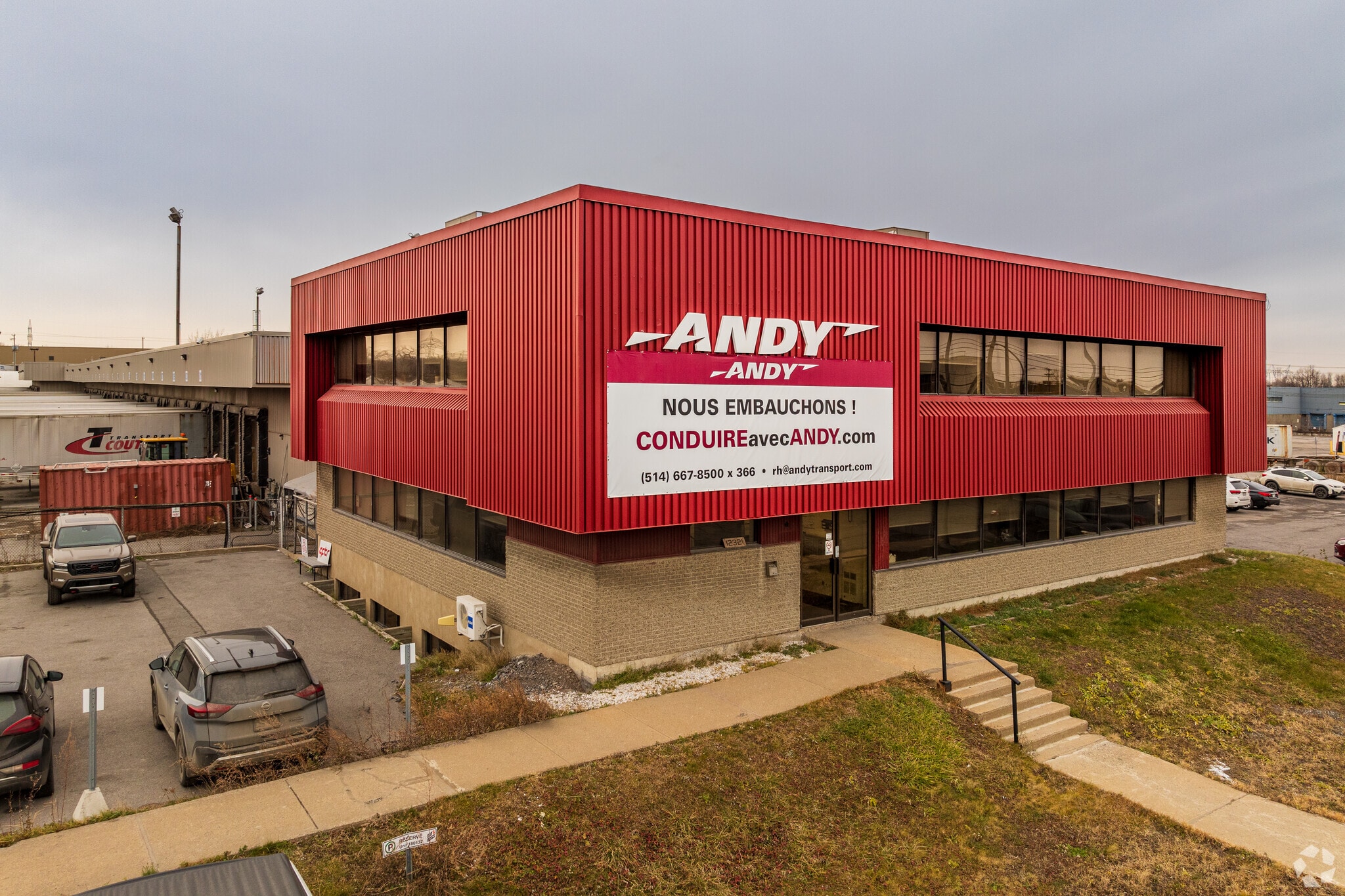 12321-12329 Boul Métropolitain E E, Montréal, QC to rent Building Photo- Image 1 of 6