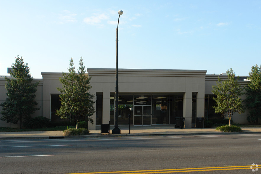 204 E Market St, Louisville, KY for rent - Building Photo - Image 2 of 6