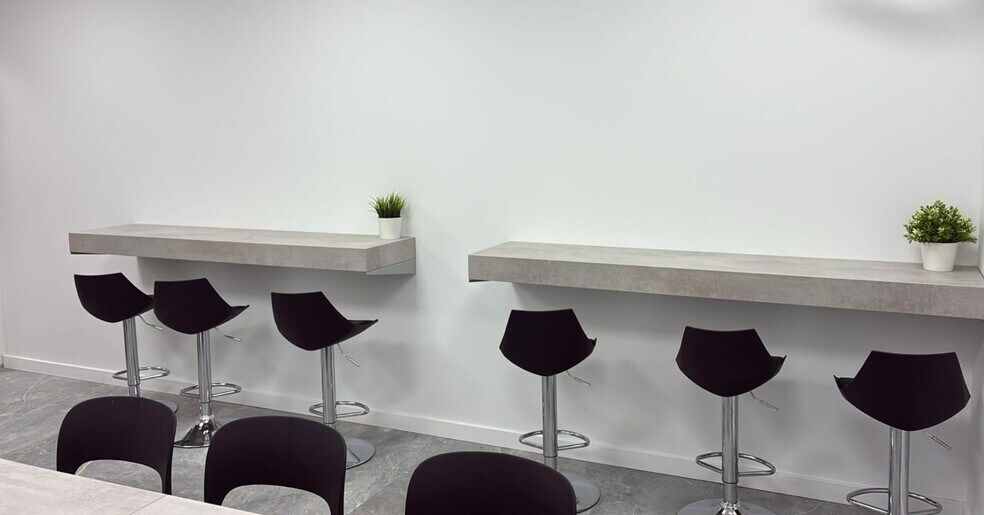 Office in València to rent - Building Photo - Image 3 of 14