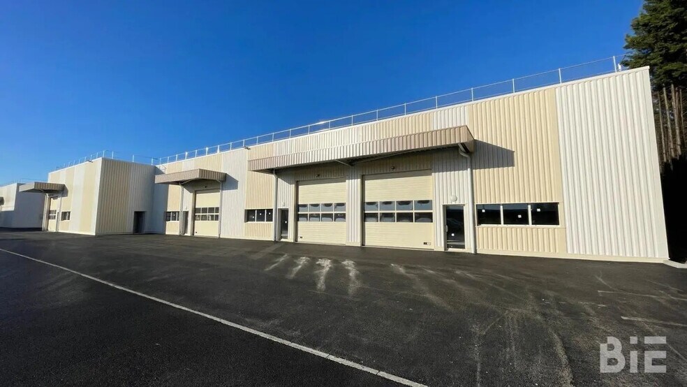 Light Industrial in Blanquefort to rent - Building Photo - Image 2 of 8