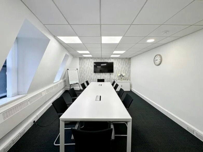 28-48 Cloth Market, Newcastle Upon Tyne to rent - Interior Photo - Image 2 of 16