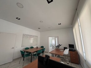 Office in Villaviciosa de Odón, Madrid to rent Interior Photo- Image 1 of 8