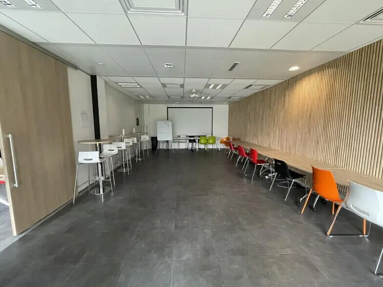 19 Rue Mozart, Clichy to rent - Building Photo - Image 3 of 5
