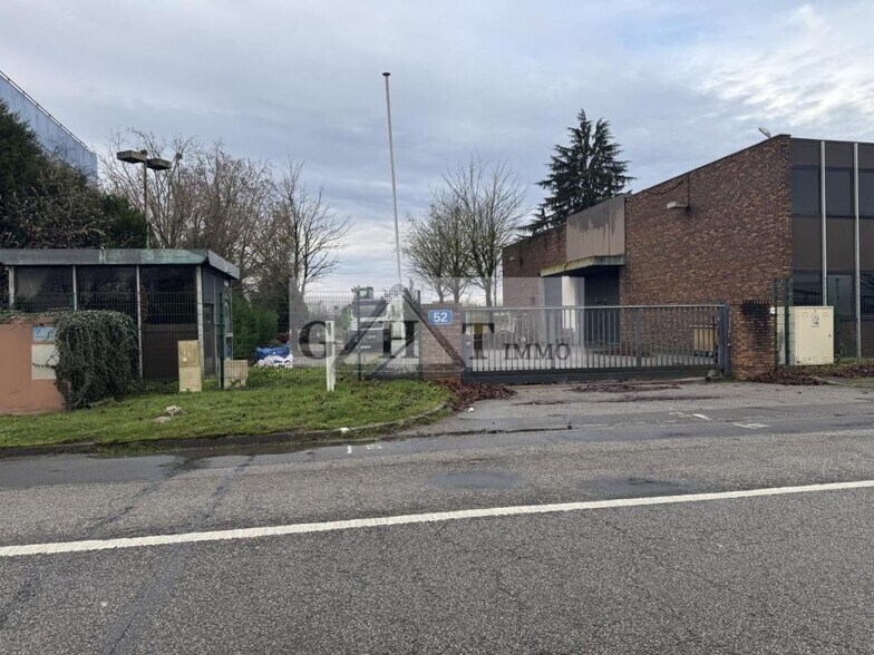 Industrial in Plaisir for sale - Building Photo - Image 2 of 15
