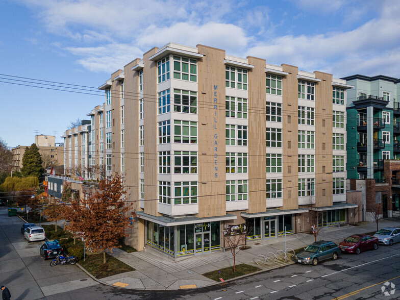 2418 NW 56th St NW, Seattle, WA for rent - Primary Photo - Image 1 of 4