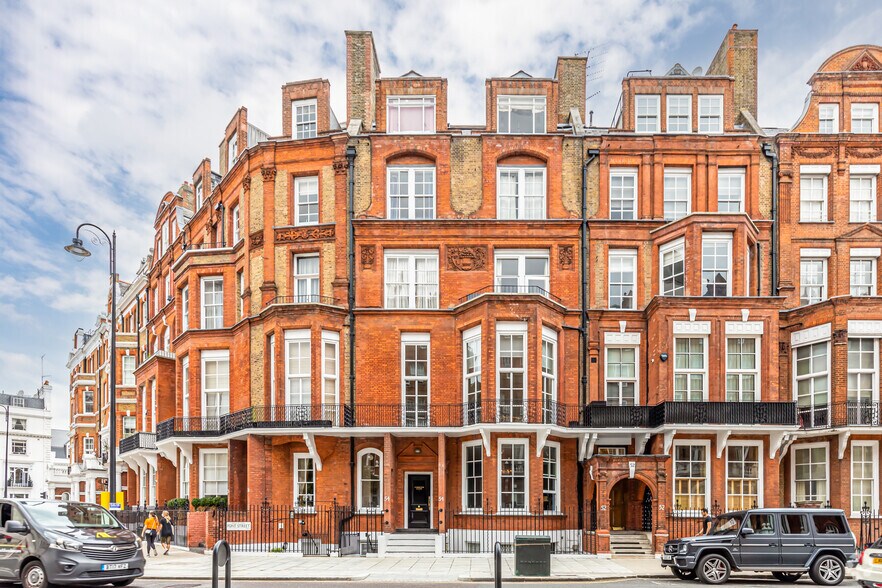 54 Pont St, London for sale - Primary Photo - Image 1 of 1