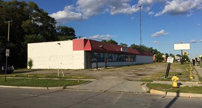 13800 W 8 Mile Rd, Oak Park, MI for sale Primary Photo- Image 1 of 1