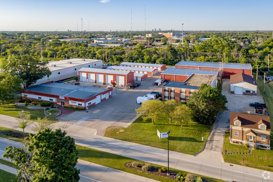 2345-2401 W Mill Rd, Glendale, WI for sale - Primary Photo - Image 1 of 1