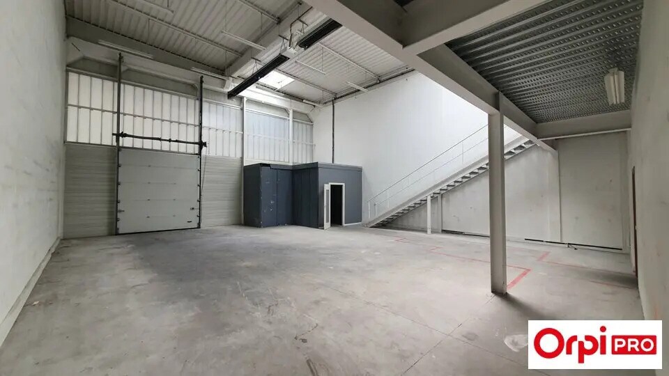 Industrial in Palaiseau to rent Interior Photo- Image 1 of 7
