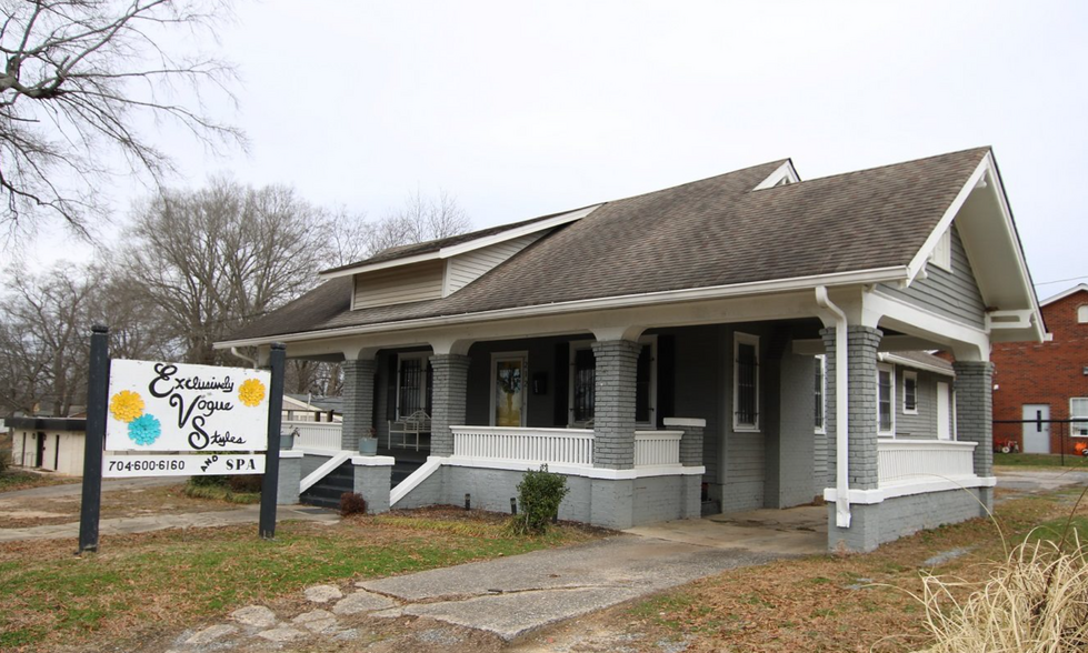 212 N Morgan St, Shelby, NC for sale - Building Photo - Image 1 of 23