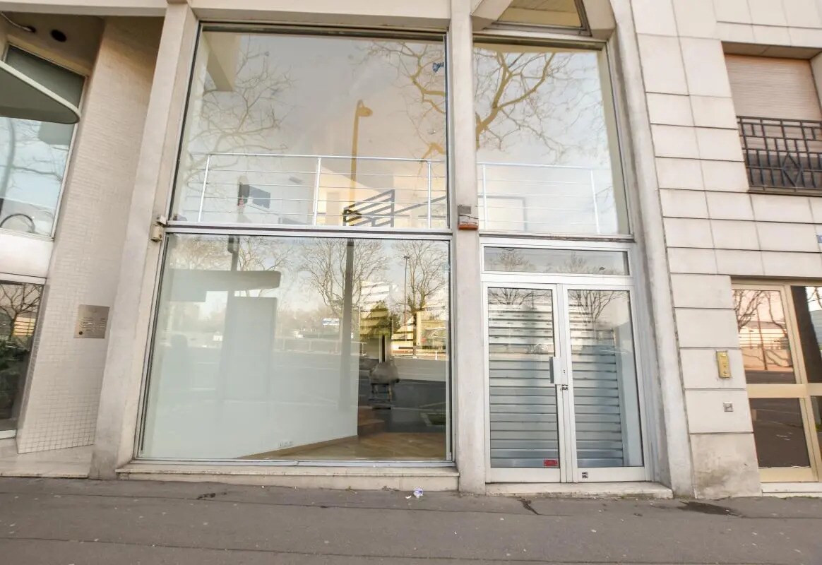Retail in Paris to rent Building Photo- Image 1 of 8